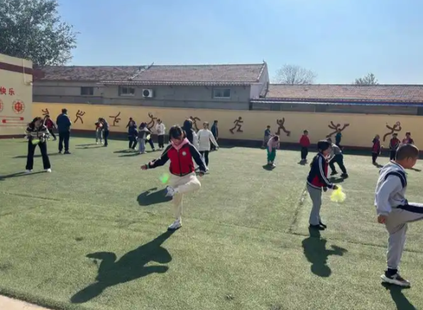 痛痛快快玩一瞬间这五分钟更是一种教育观念的刻度 痛痛快快玩一瞬间这五分钟更是一种教育观念的刻度